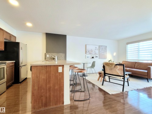 26 1623 Towne Centre Boulevard, Edmonton, AB - Indoor
