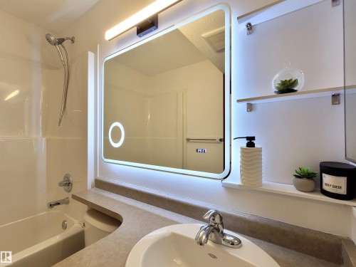 26 1623 Towne Centre Boulevard, Edmonton, AB - Indoor Photo Showing Bathroom