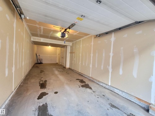 26 1623 Towne Centre Boulevard, Edmonton, AB - Indoor