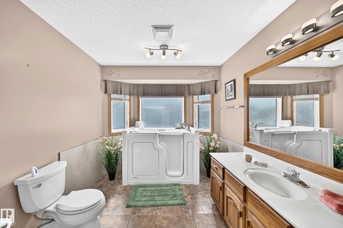 4129 43B Avenue, Leduc, AB - Indoor Photo Showing Bathroom