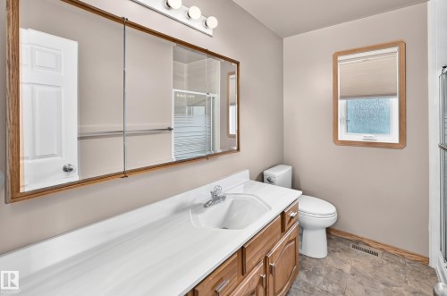 4129 43B Avenue, Leduc, AB - Indoor Photo Showing Bathroom