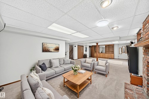 4129 43B Avenue, Leduc, AB - Indoor Photo Showing Living Room