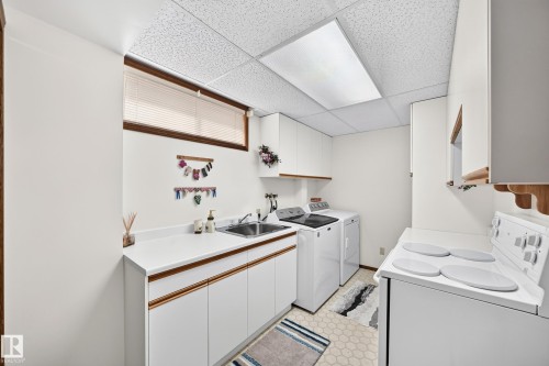 4129 43B Avenue, Leduc, AB - Indoor Photo Showing Laundry Room