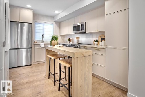 21014 24 Avenue Nw, Edmonton, AB - Indoor Photo Showing Kitchen
