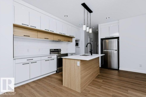 11307 46 Avenue Nw, Edmonton, AB - Indoor Photo Showing Kitchen