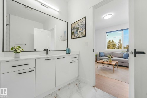 11307 46 Avenue Nw, Edmonton, AB - Indoor Photo Showing Other Room