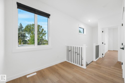 11307 46 Avenue Nw, Edmonton, AB - Indoor Photo Showing Other Room