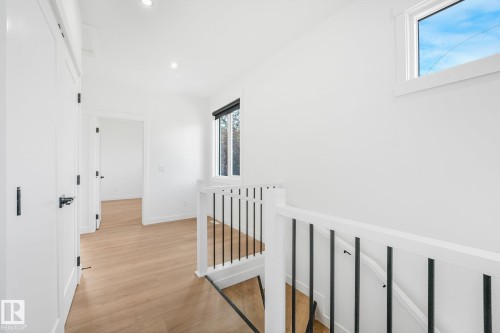 11307 46 Avenue Nw, Edmonton, AB - Indoor Photo Showing Other Room
