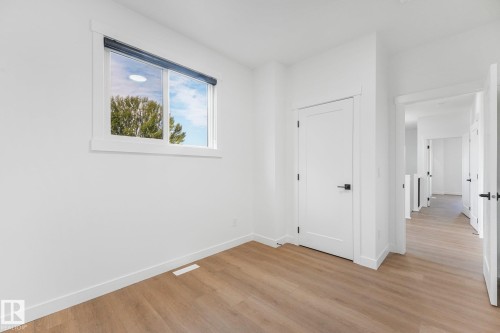 11307 46 Avenue Nw, Edmonton, AB - Indoor Photo Showing Other Room