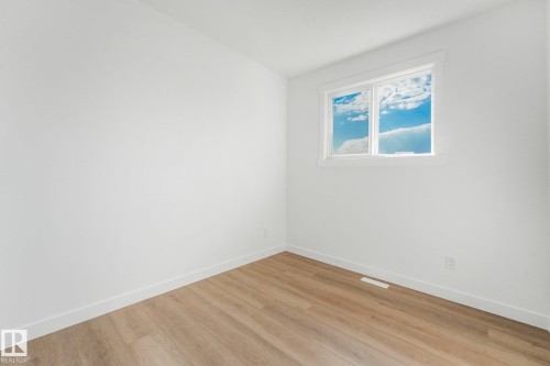 11307 46 Avenue Nw, Edmonton, AB - Indoor Photo Showing Other Room