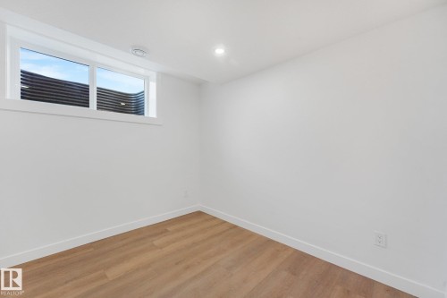 11307 46 Avenue Nw, Edmonton, AB - Indoor Photo Showing Other Room