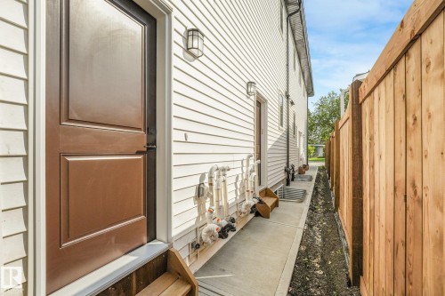 11307 46 Avenue Nw, Edmonton, AB - Indoor Photo Showing Other Room