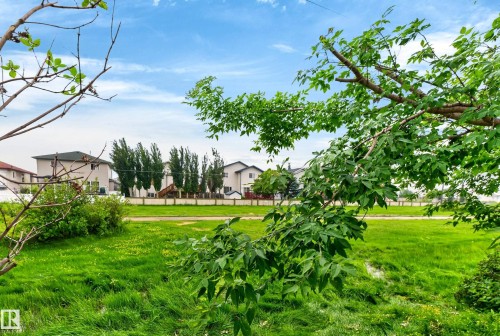 8011 164 Avenue Nw, Edmonton, AB - Outdoor
