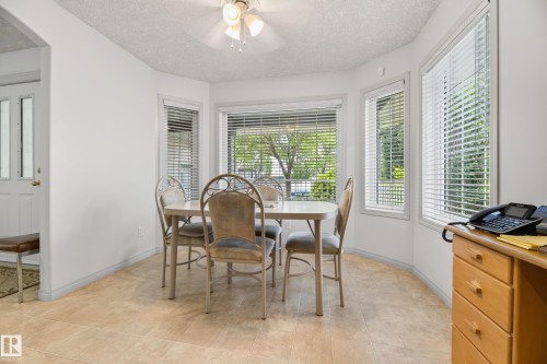 8011 164 Avenue Nw, Edmonton, AB - Indoor Photo Showing Dining Room
