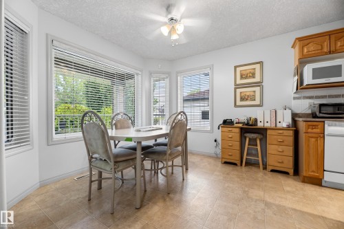 8011 164 Avenue Nw, Edmonton, AB - Indoor