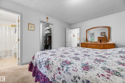 8011 164 Avenue Nw, Edmonton, AB - Indoor Photo Showing Bedroom