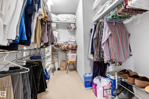8011 164 Avenue Nw, Edmonton, AB - Indoor With Storage