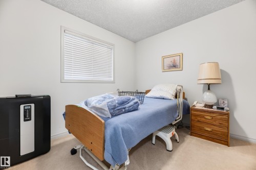 8011 164 Avenue Nw, Edmonton, AB - Indoor Photo Showing Bedroom