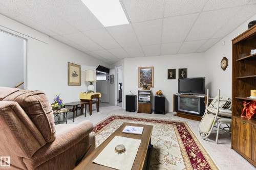 8011 164 Avenue Nw, Edmonton, AB - Indoor Photo Showing Other Room