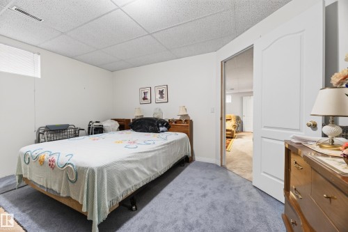 8011 164 Avenue Nw, Edmonton, AB - Indoor Photo Showing Bedroom