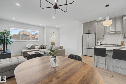 5745 Hawthorn Common Sw, Edmonton, AB - Indoor