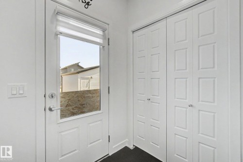 5745 Hawthorn Common Sw, Edmonton, AB - Indoor Photo Showing Other Room