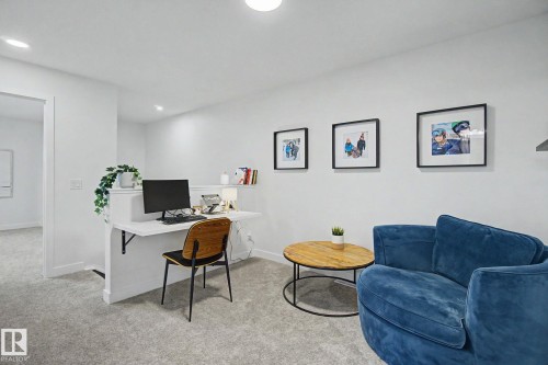 5745 Hawthorn Common Sw, Edmonton, AB - Indoor Photo Showing Office