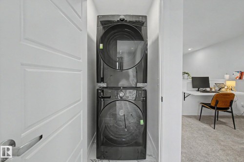 5745 Hawthorn Common Sw, Edmonton, AB - Indoor Photo Showing Laundry Room