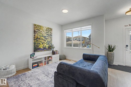 5745 Hawthorn Common Sw, Edmonton, AB - Indoor Photo Showing Living Room