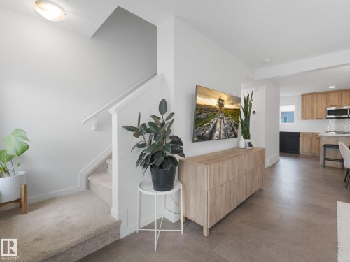 1061 Cy Becker Road Nw, Edmonton, AB - Indoor
