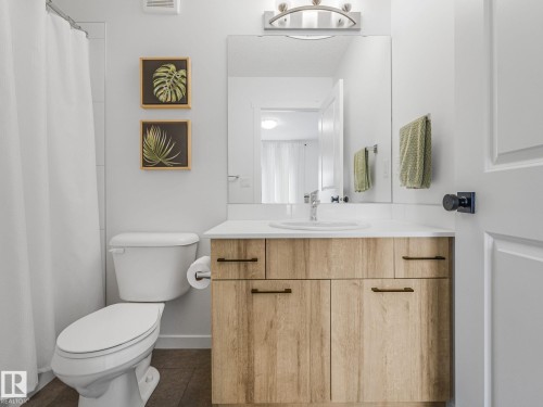 1061 Cy Becker Road Nw, Edmonton, AB - Indoor Photo Showing Bathroom