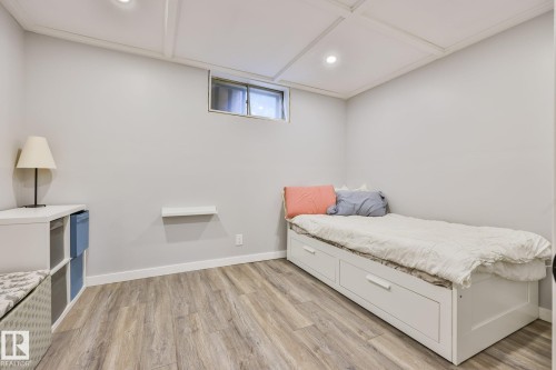 10415 163 Street Nw, Edmonton, AB - Indoor