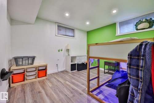 10415 163 Street Nw, Edmonton, AB - Indoor