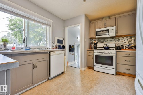 10415 163 Street Nw, Edmonton, AB - Indoor Photo Showing Kitchen