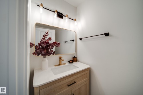 10343 172 Avenue Nw, Edmonton, AB - Indoor Photo Showing Bathroom