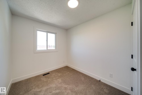 10343 172 Avenue Nw, Edmonton, AB - Indoor Photo Showing Other Room