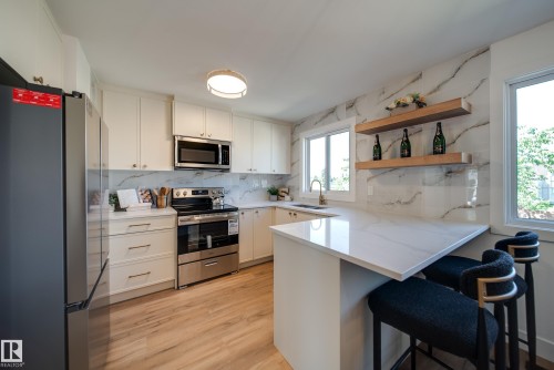 10343 172 Avenue Nw, Edmonton, AB - Indoor Photo Showing Kitchen