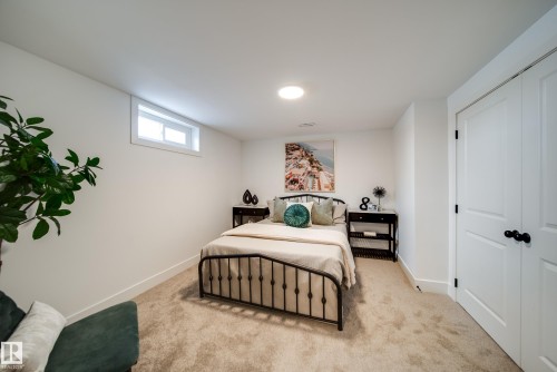 10343 172 Avenue Nw, Edmonton, AB - Indoor Photo Showing Bedroom