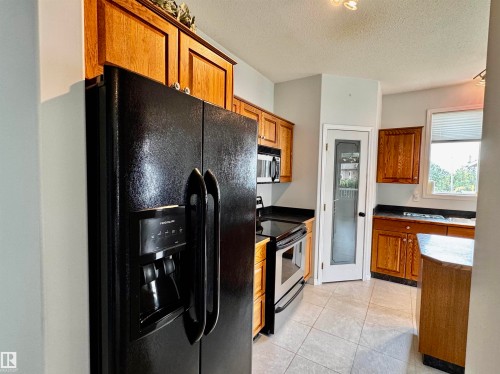 3806 44A Avenue, Drayton Valley, AB - Indoor Photo Showing Kitchen