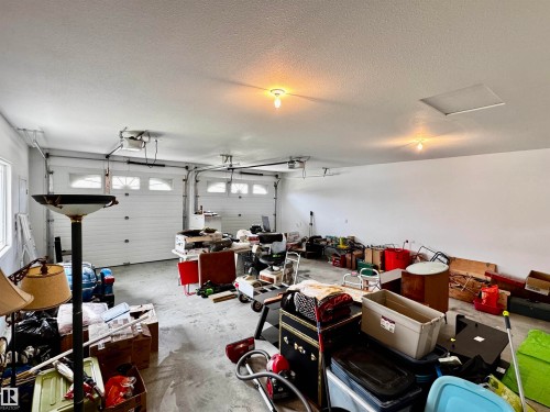 3806 44A Avenue, Drayton Valley, AB - Indoor Photo Showing Garage
