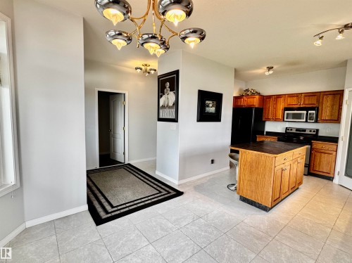 3806 44A Avenue, Drayton Valley, AB - Indoor Photo Showing Kitchen