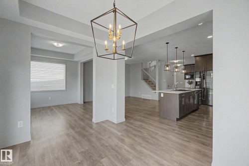 4675 Alwood Way Sw, Edmonton, AB - Indoor Photo Showing Kitchen