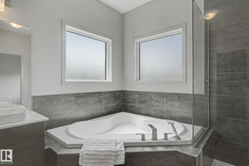 4675 Alwood Way Sw, Edmonton, AB - Indoor Photo Showing Other Room
