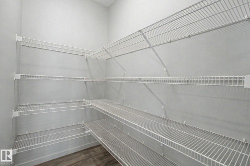 4675 Alwood Way Sw, Edmonton, AB - Indoor Photo Showing Kitchen With Upgraded Kitchen