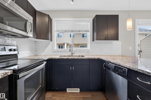 #31 7289 South Terwillegar Dr Nw, Edmonton, AB - Indoor Photo Showing Kitchen