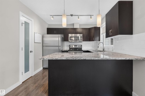 #31 7289 South Terwillegar Dr Nw, Edmonton, AB - Indoor Photo Showing Kitchen With Upgraded Kitchen