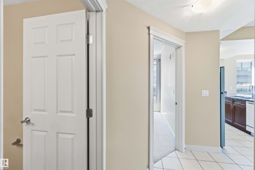 Neutral wall paint throughout - #708 9939 109 St Nw, Edmonton, AB - Indoor