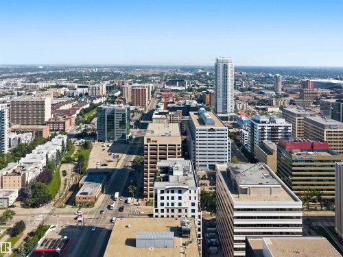 Expansive urban landscape with a variety of architectural styles, including contemporary high-rises and established commercial buildings - #708 9939 109 St Nw, Edmonton, AB - Outdoor With View