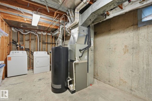 5362 38A Avenue Nw, Edmonton, AB - Indoor Photo Showing Laundry Room