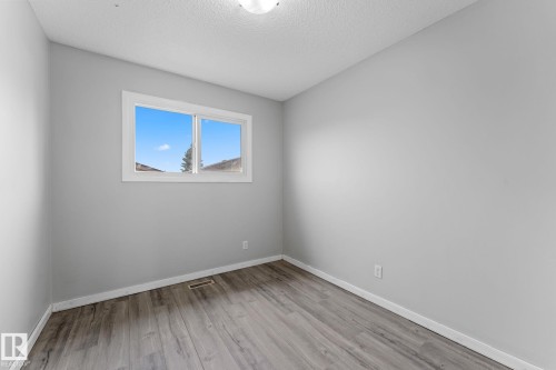 3019 139 Avenue Nw, Edmonton, AB - Indoor Photo Showing Other Room